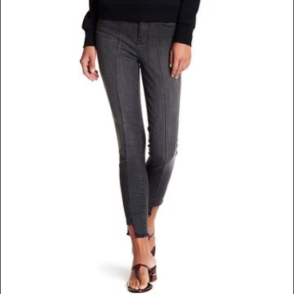 Melrose and Market Frayed Hem Skinny Jeans